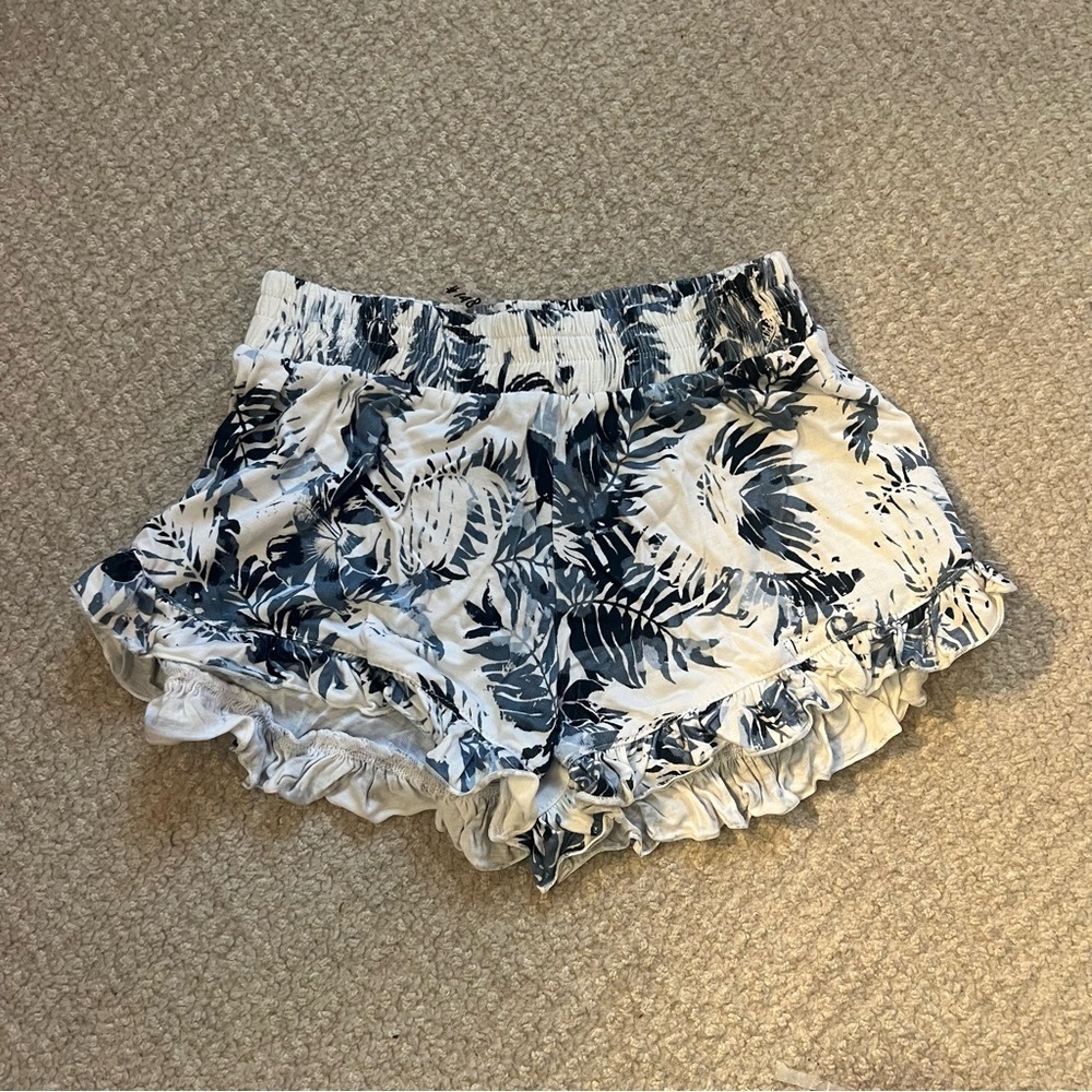 NWT Flowers by Zoe Shorts Medium